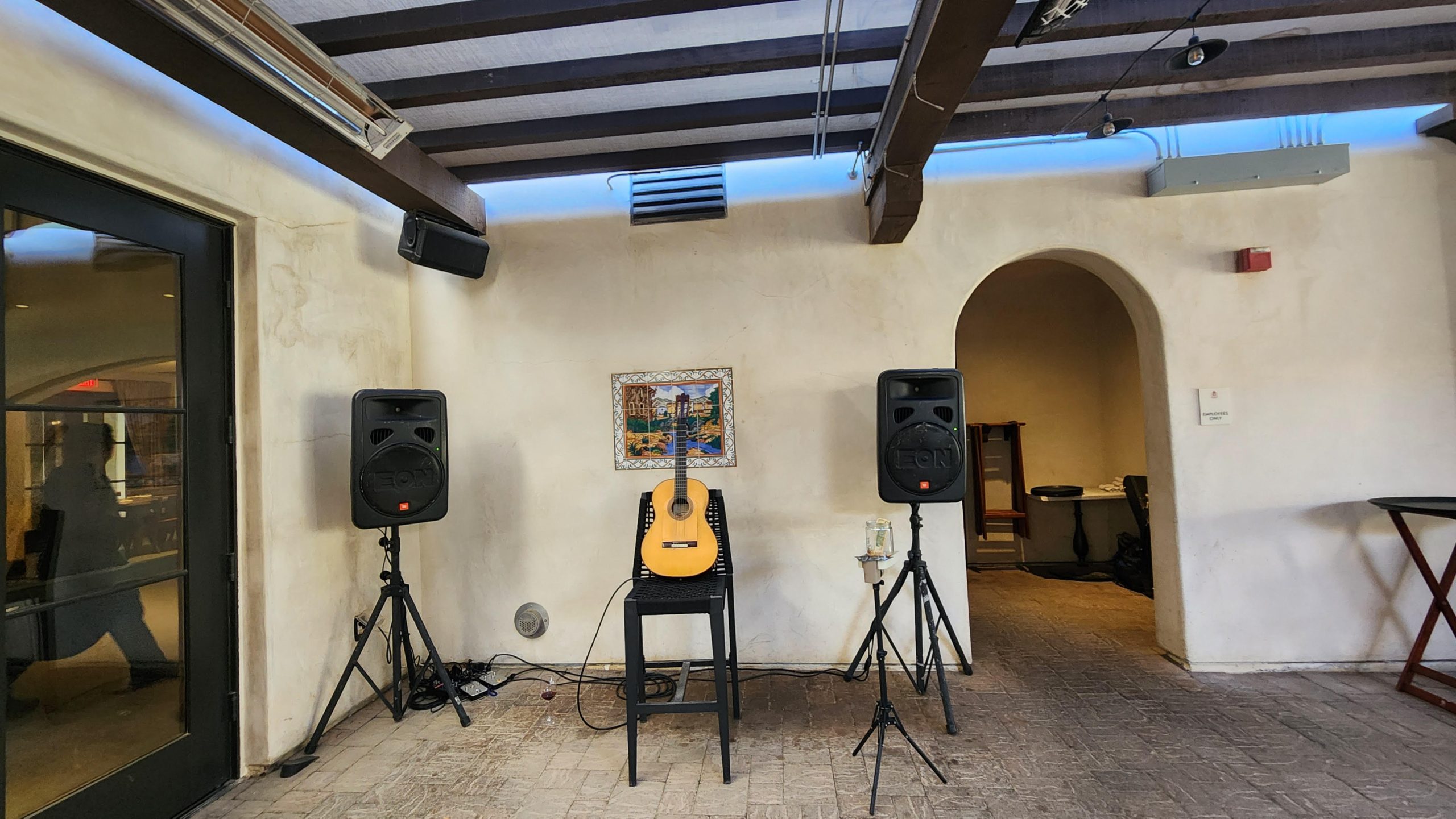 Classical guitarist playing a wedding ceremony in Orange County